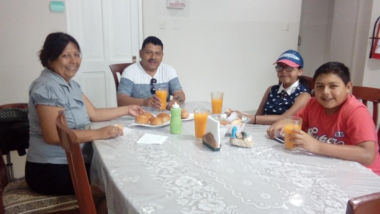 Hospedaje Residencial Los Fresnos - Miraflores Piura Kültér fotó