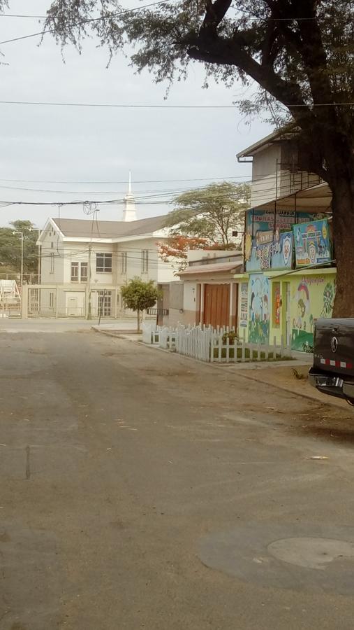Hospedaje Residencial Los Fresnos - Miraflores Piura Kültér fotó