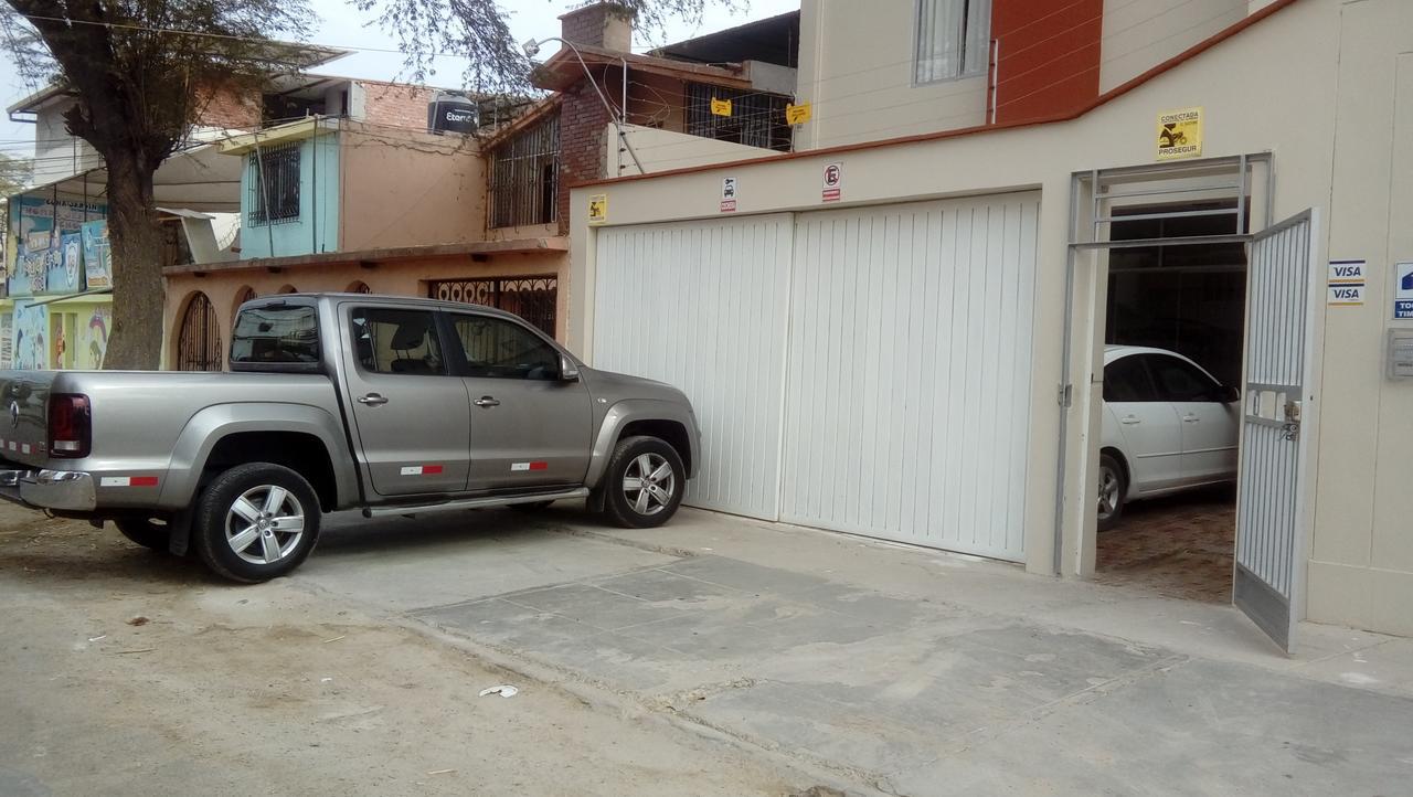 Hospedaje Residencial Los Fresnos - Miraflores Piura Kültér fotó